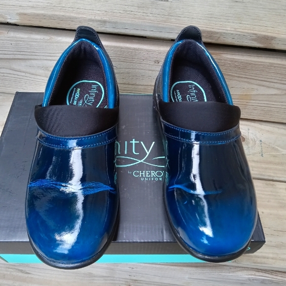 Infinity By Cherokee Stride Clogs/Size 7.5 - Picture 3 of 12